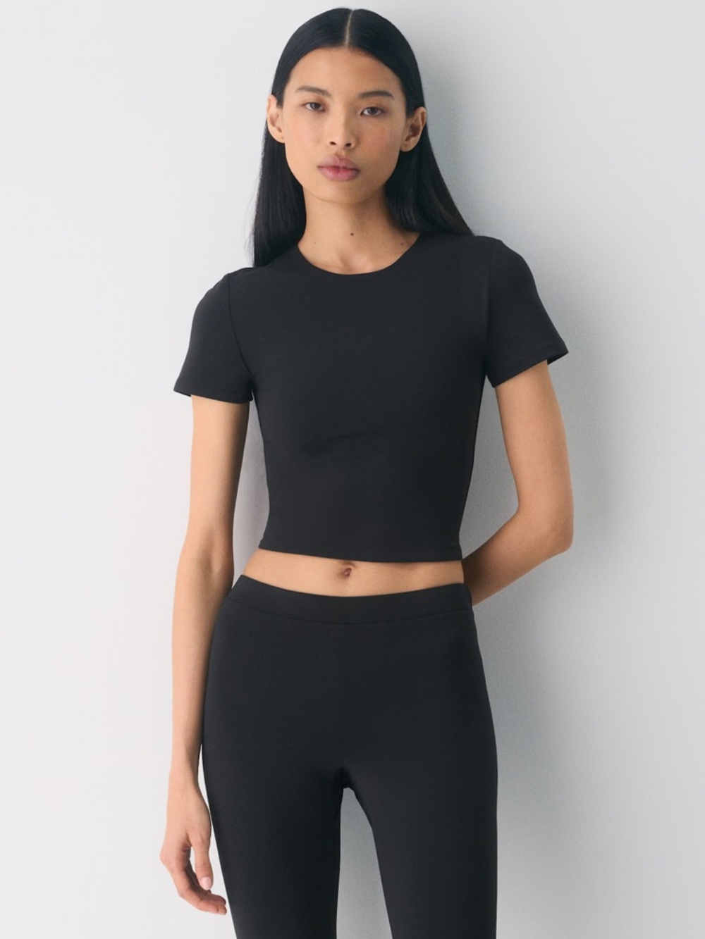 Aritzia Babaton Black Countour Waist Top